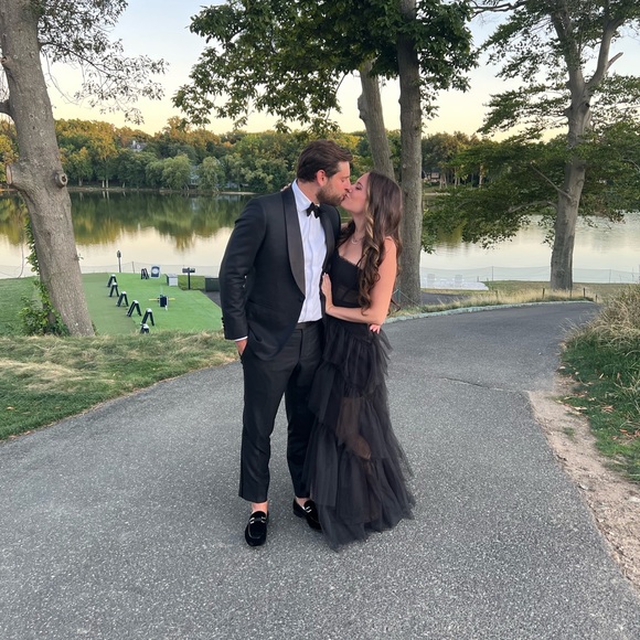 BCBGMAXAZRIA Sheer Tiered Ruffle Gown - in black Size 4 - Picture 3 of 11